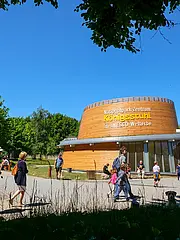 Bild - eingangsbereich-nationalpark-zentrum-koenigsstuhl-2020.tif