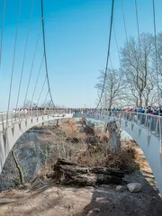 Bild - Skywalkeroeffnung_Gaeste_auf_dem_Rundweg_03.jpg