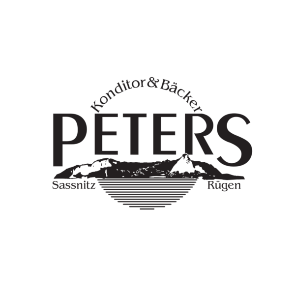Logo von Peters, Konditor und Bäcker aus Sassnitz, Rügen. Es zeigt den Schriftzug „PETERS“ in großen Buchstaben, umgeben von stilisierten Bergen und Wellenlinien, die einen Bezug zur Küstenlandschaft herstellen.