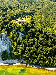 Bild - keyvisual-luftbild-nationalpark-zentrum-koengisstuhl-frontal.jpg