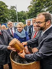 Bild - 2021-08-30-Grundsteinlegung_Koenigsweg-web-3.jpg