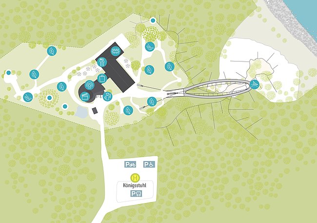 Die Karte zeigt den Bereich rund um den Königsstuhl mit wichtigen Punkten wie Parkplätzen, einem Besucherzentrum und Zugängen zu Wanderwegen. Symbole verdeutlichen Einrichtungen und Dienste, die Besuchern zur Verfügung stehen, einschließlich Toiletten und Informationsstellen.